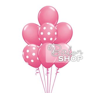 Roze baloni punjeni helijumom